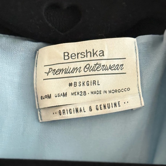 Bershka light blue jacket with black and white stripes, zip front. - Picture 3 of 3